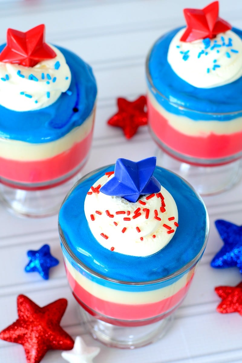 SStar Spangled Pudding Parfaits- 4th of July Treat, perfect to celebrate all summer long with this red, white, and blue stunning dessert recipe