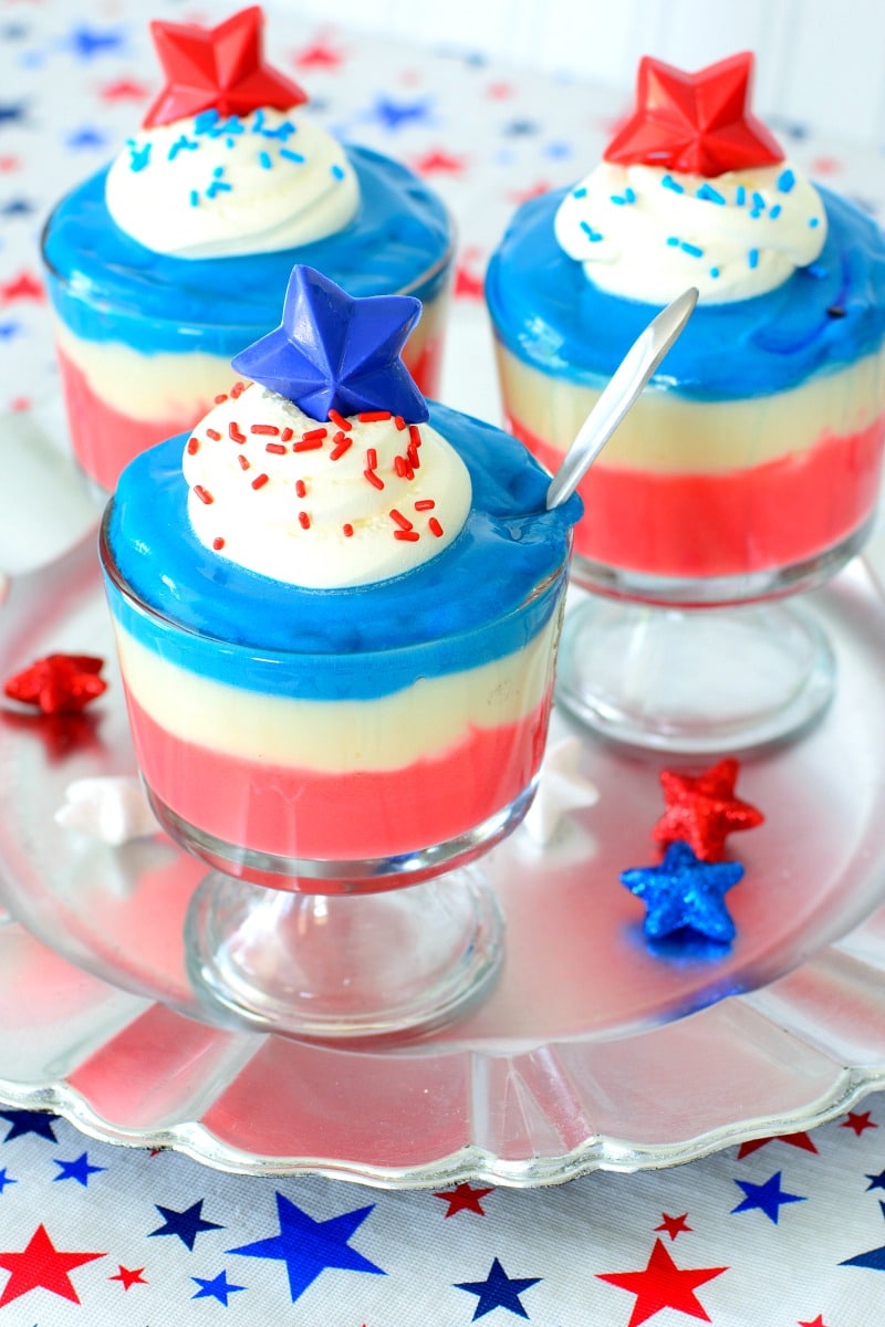 Star Spangled Pudding Parfaits- 4th of July Treat, perfect to celebrate all summer long with this red, white, and blue stunning dessert recipe