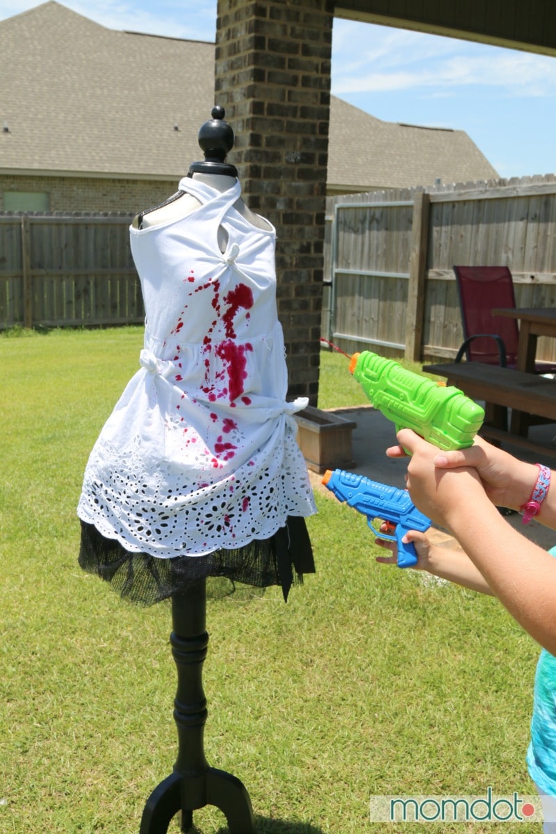 Water Gun Tie Dye : Summer Fun Trashing the Dress! Your kids will love tie dying their clothing no matter how they do it but this makes it ultra fun