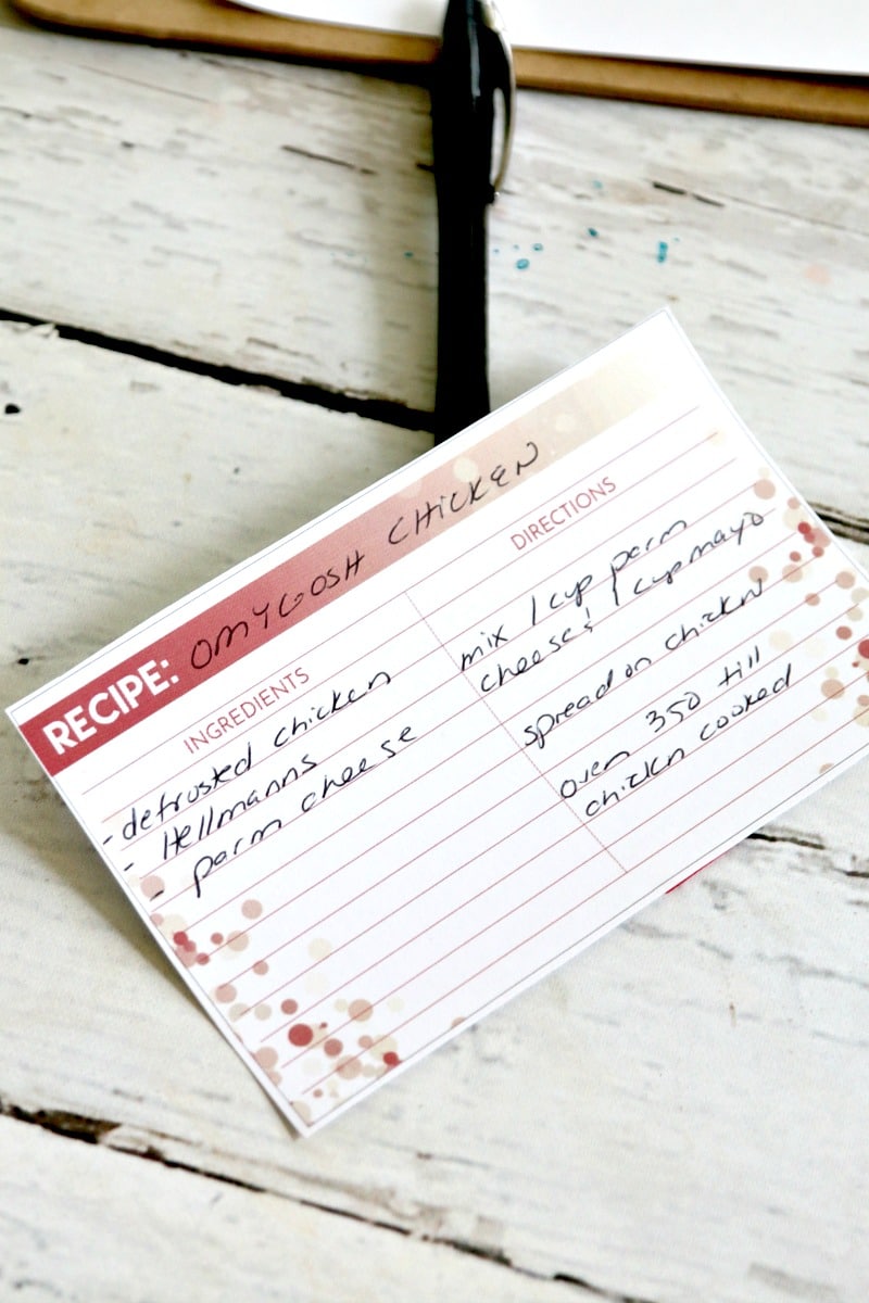 Recipe Cards FREE PRINTABLE: Write down your favorite recipes and keep on hand, trade with friends, and file away grandmas best recipes-