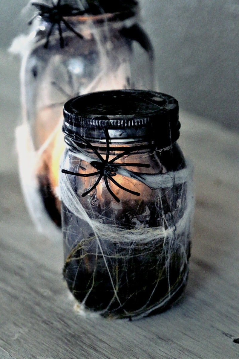 Halloween Mason Jar Crafts: Tutorial on how to make a creepy light up spider jar for halloween decor, center pieces or scary bathroom night light