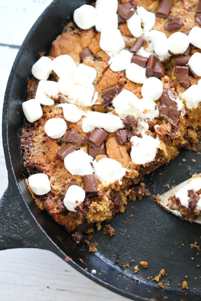 Giant Skillet Chocolate Chunk & Marshmallow Cookie Recipe 