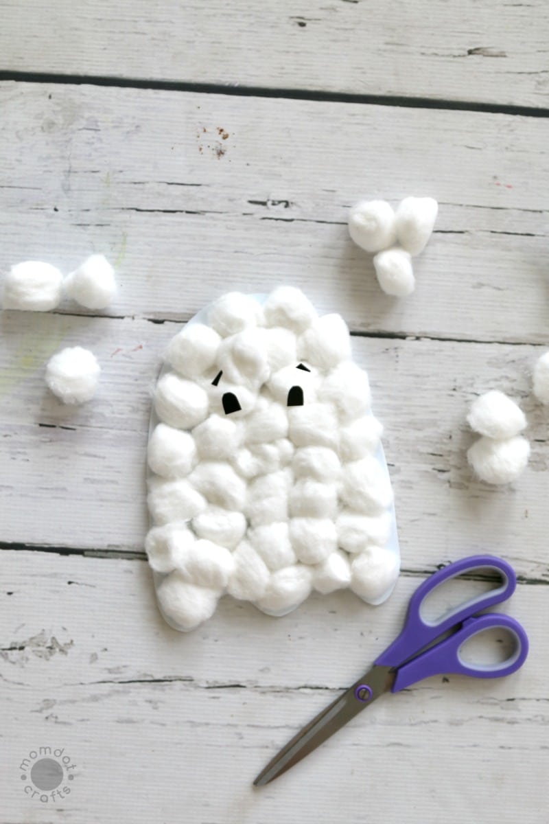 Halloween Crafts: Cotton Ball Ghosts with Free Downloadable Ghost Template (Free Printable), So fun for kids, preschoolers to make hanging ghosts!