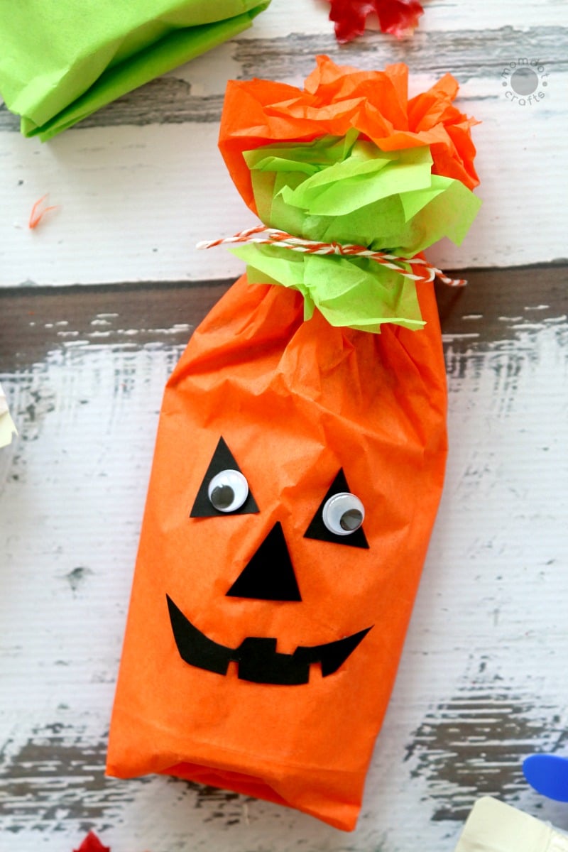 No Candy Halloween Treat Ideas: Create Frankenstein, Pumpkin and Mummy with this No candy and Healthy Halloween Alternative while passing out candy- great classroom treat as well