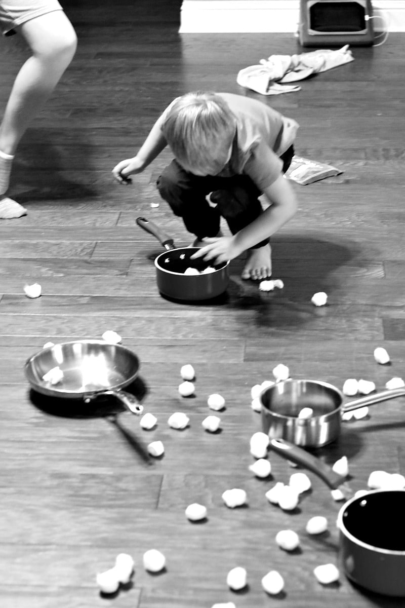 The Quiet Game : Simple indoor game with household items where the only noise is laughter, simple child game for parties, at home fun- DIY kids game