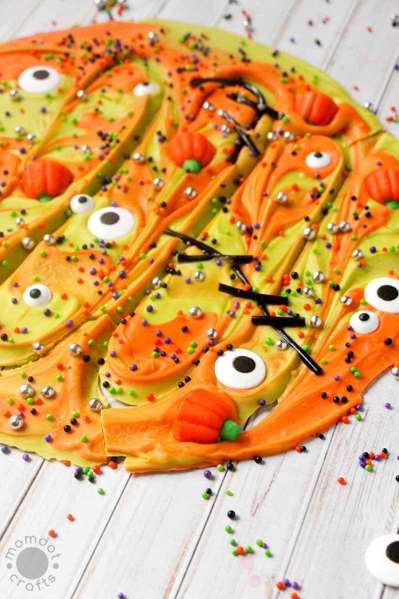 Easy Halloween Bark Recipe: Disassembled Frankenstein - a silly bark recipe for Halloween parties or classrooms, kids love this one