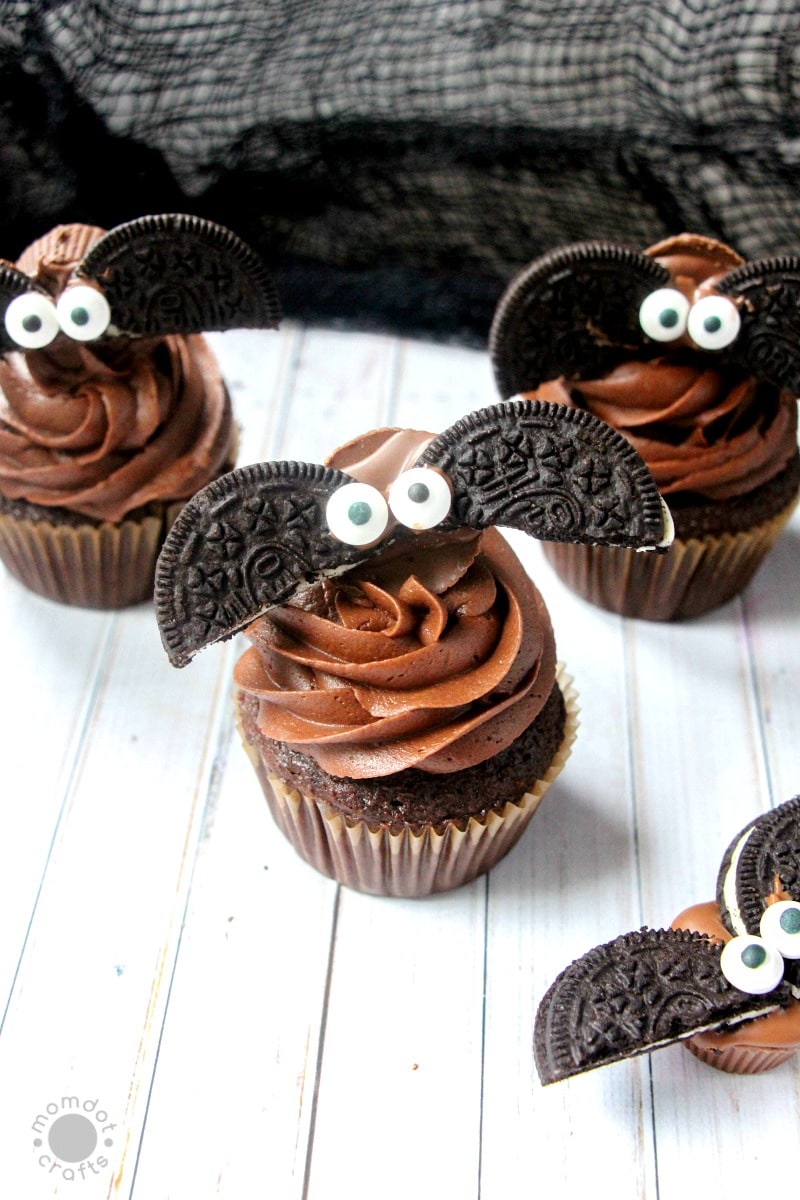 Bat Cupcakes : Make mini chocolate bats as cupcake toppers for instant Halloween Fun - Reeses and Oreos 