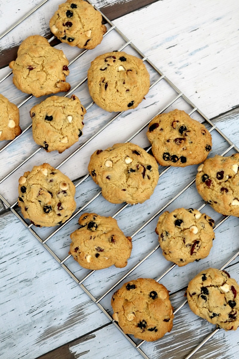 Cranberry, Blueberry & White Chocolate Cookie Recipe : Best Cookie Dough Recipe EVER for ALL your Christmas Cookies