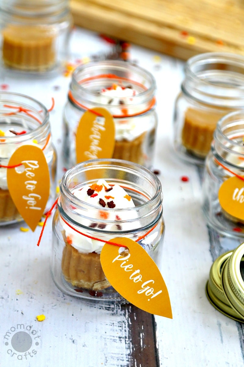 Pumpkin Pie to Go! Add pumpkin pie to mason jars and pass out to Thanksgiving Guests to go in an adorable sweet treat, here is how we did it with almost NO WORK