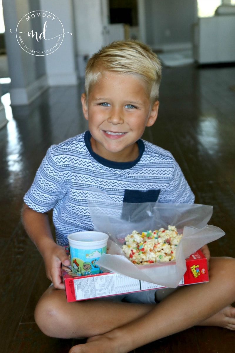 Make a Movie Theater Style Snack box at home, under 5 minute DIY to keep snacks stable while watching a movie