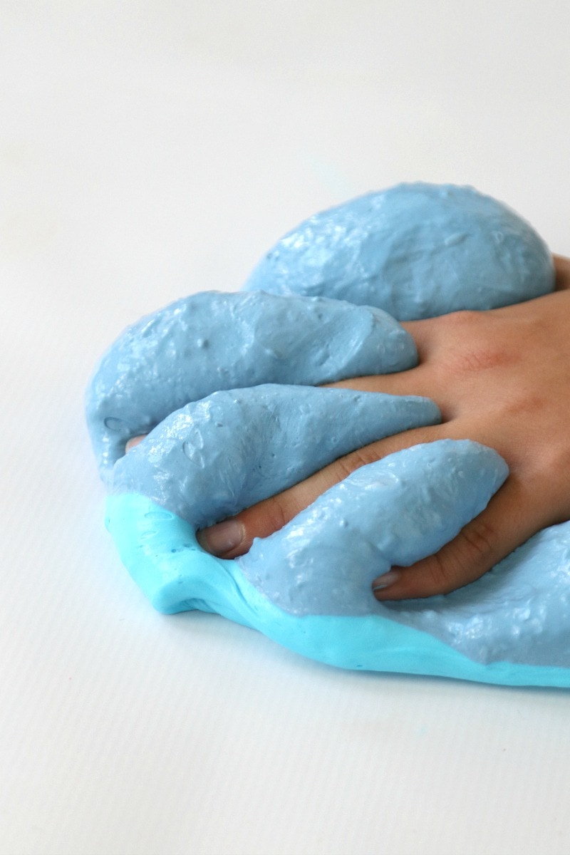 How to make Slime without borax , Slime Recipe Without Borax , easy saline solution slime that is borax and starch free for a kid friendly slime recipe