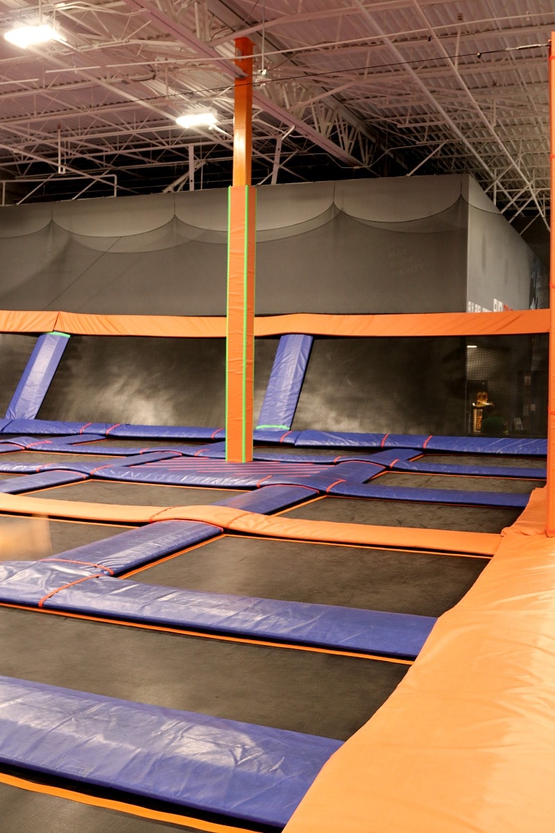 SkyZone Trampoline park, learn more about jumping at SkyZone, what you can do while there, costs