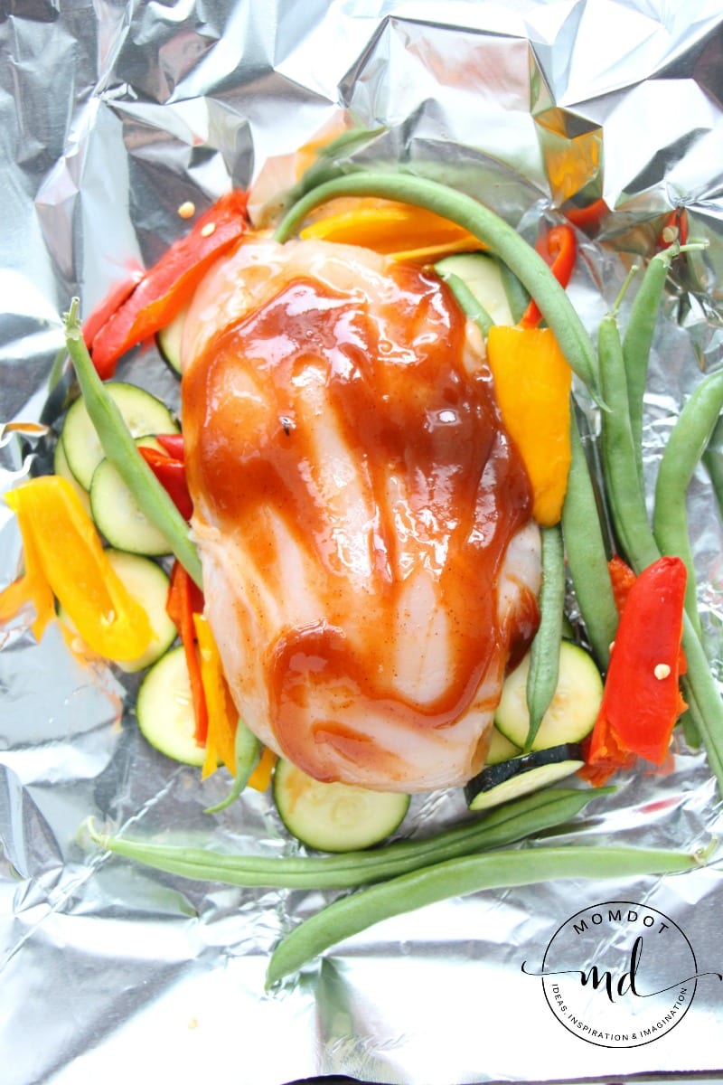 BBQ Foil Pack Chicken, healthy chicken loaded with Veggies and grilled (or baked), 30 minute recipe with NO PAN~ 