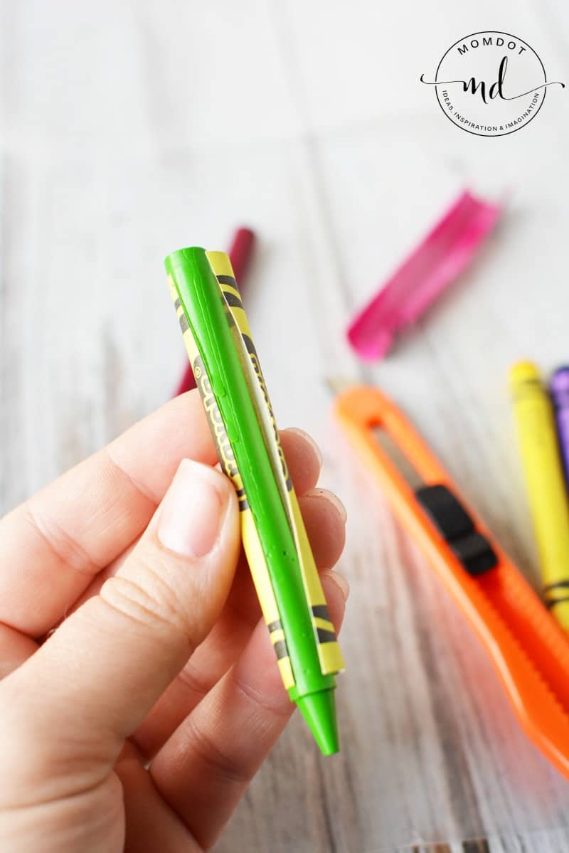 Melting Crayons Pumpkin Tutorial #pumpkins #halloween2017 #halloween #crayons #kidscrafts #halloweenpumpkin #DIY #howto #tutorial