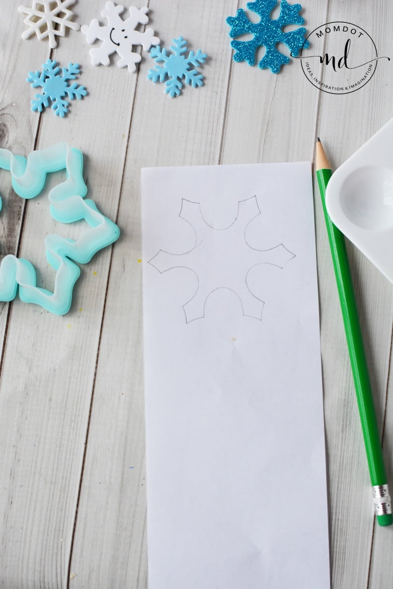 Snowflake Mason Jar DIY | Christmas Mason Jar Tutorial | How to Paint Mason Jars for Centerpieces