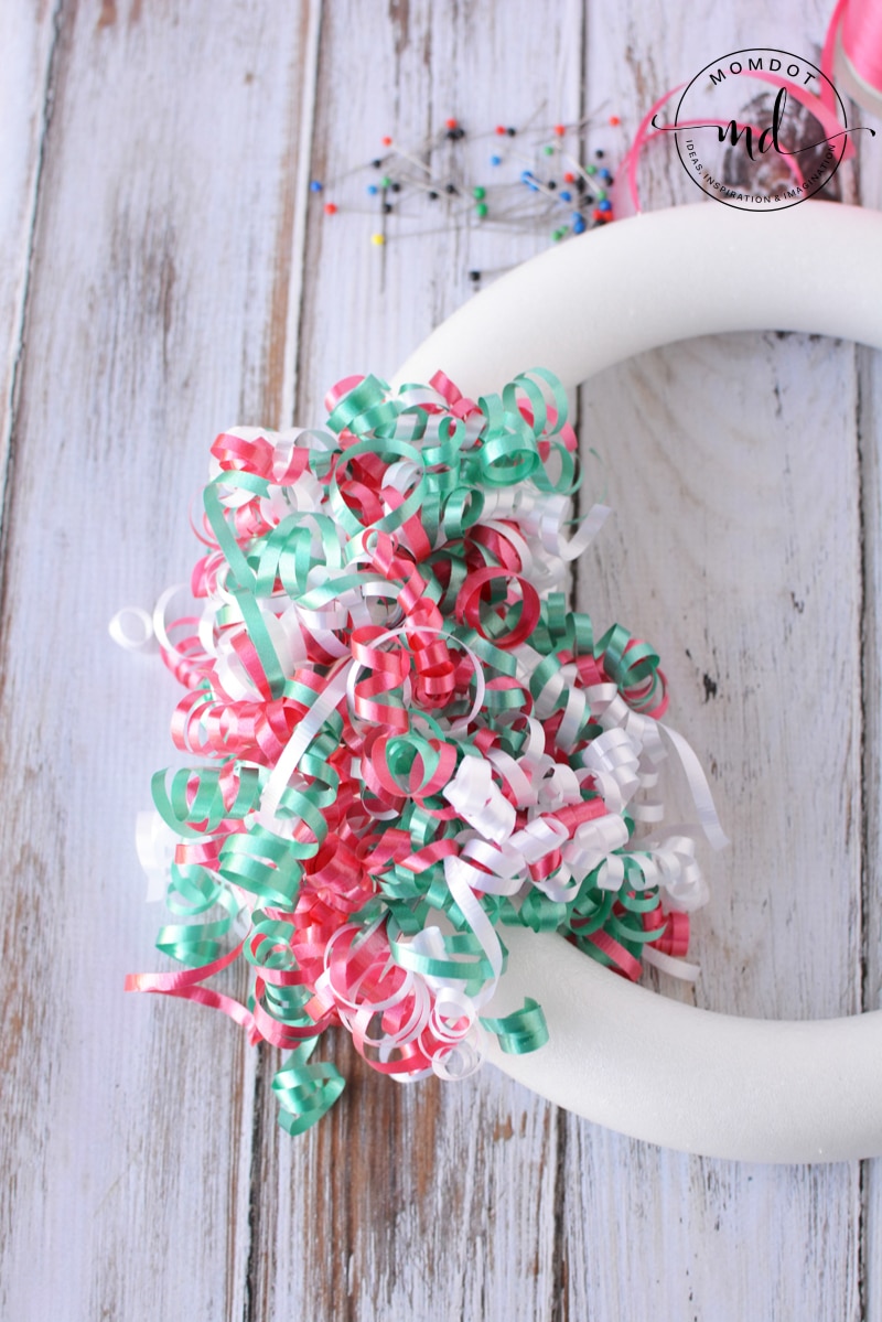 Christmas Wreath DIY with Curling ribbon DIY tutorial
