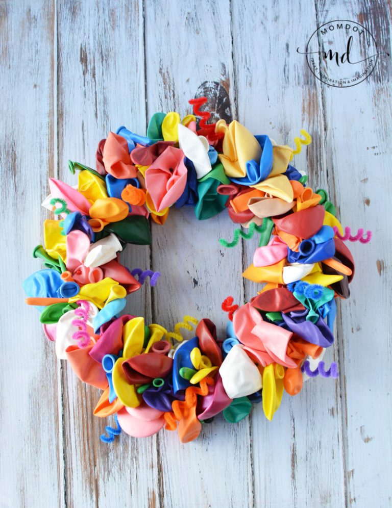 DIY Wreath How to make a Birthday Balloon Wreath
