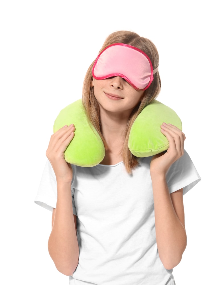 https://www.momdot.com/wp-content/uploads/2020/03/travel-pillow.jpg