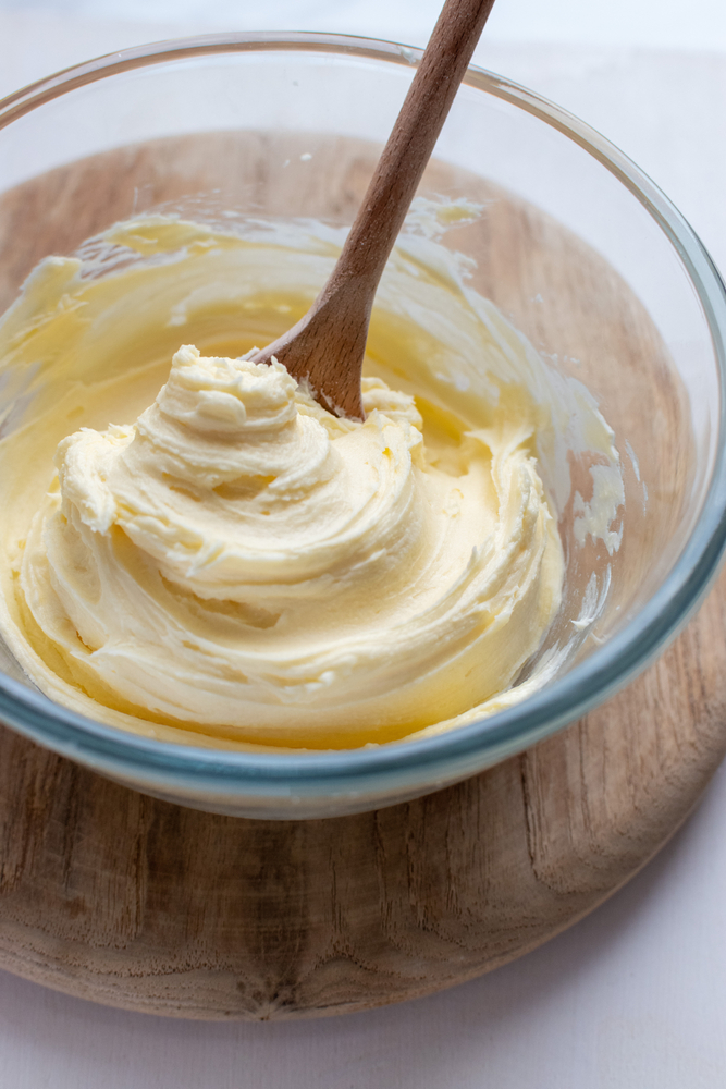 Best Types of Frosting For Different Cakes! MomDot